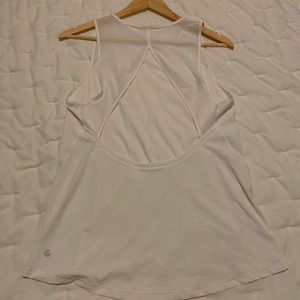 Lululemon tank top🍋